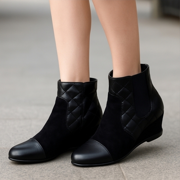 Aquatalia Womens Quilted Boot Size 7 Waterproof Black Leather Wedge Bootie - Picture 1 of 13